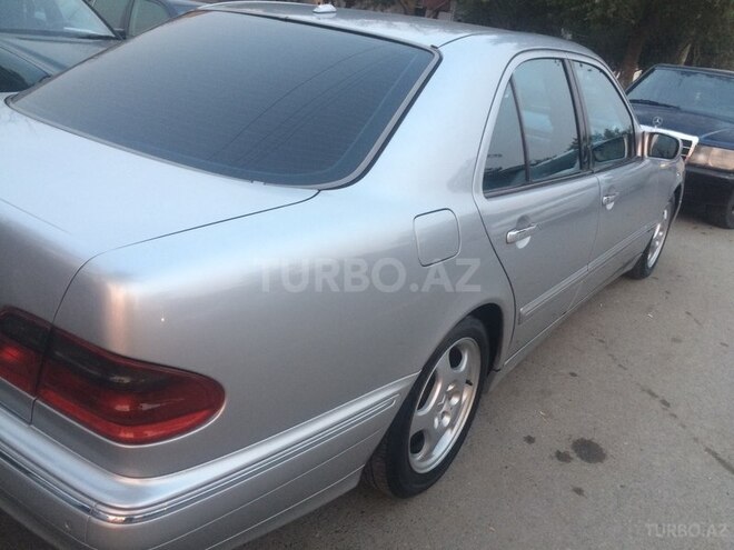 Mercedes E 320 2001, 277,000 km - 3.2 l - Bakı