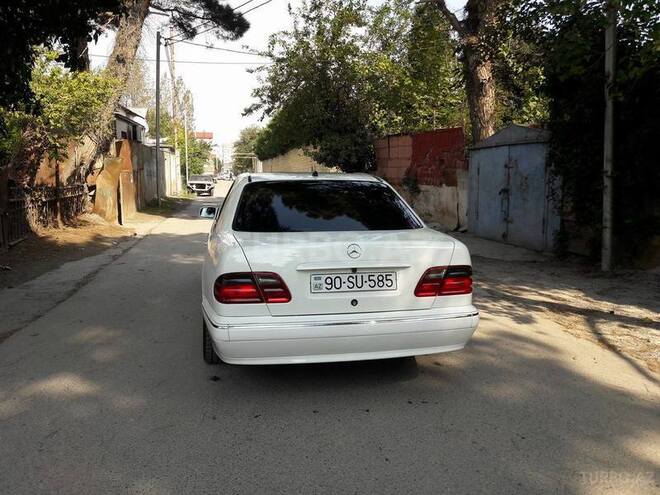 Mercedes E 220 2002, 241,000 km - 2.2 л - Bakı
