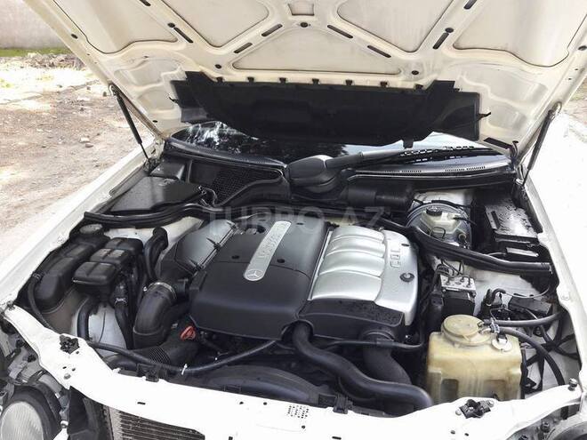 Mercedes E 220 2002, 241,000 km - 2.2 л - Bakı