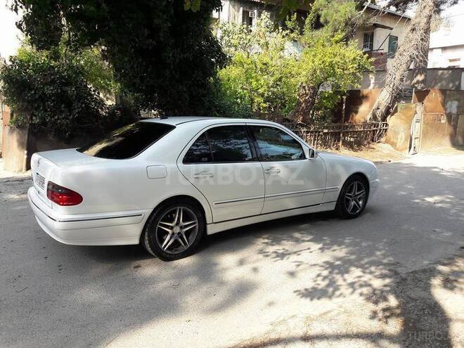 Mercedes E 220 2002, 241,000 km - 2.2 л - Bakı