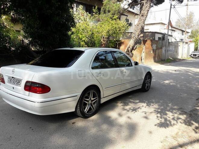 Mercedes E 220 2002, 241,000 km - 2.2 л - Bakı