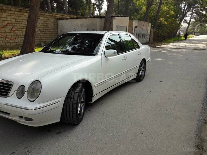 Mercedes E 220 2002, 241,000 km - 2.2 л - Bakı