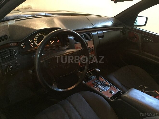Mercedes E 320 1996, 296,000 km - 3.2 л - Bakı