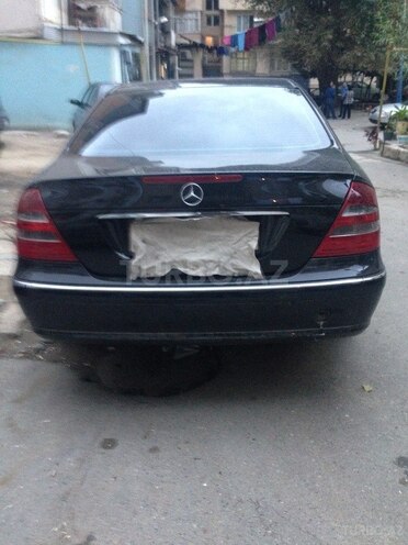 Mercedes E 270 2002, 251,000 km - 2.7 l - Bakı