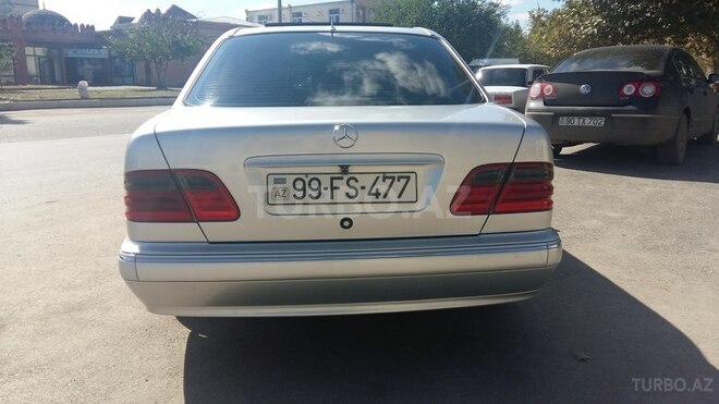 Mercedes E 240 2000, 200,000 km - 2.6 l - Gəncə
