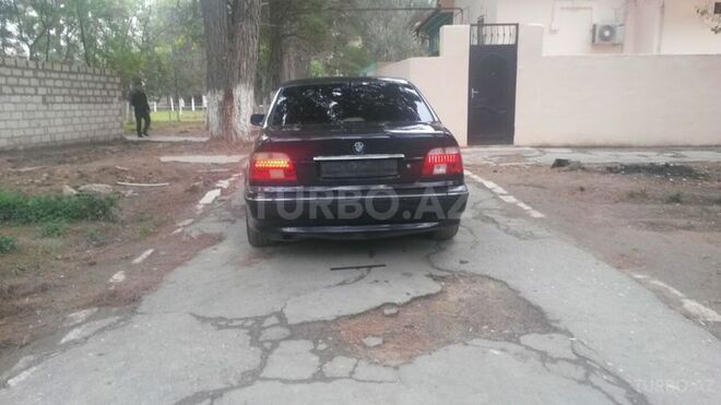 BMW  1999, 235,000 km - 2.5 l - Sumqayıt