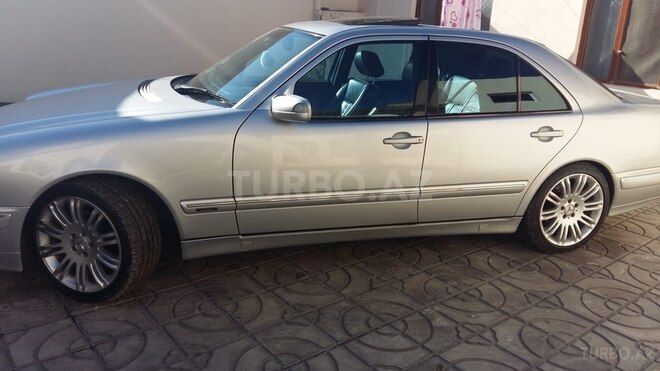 Mercedes E 240 2000, 200,000 km - 2.6 l - Gəncə