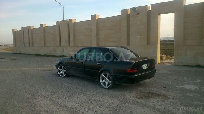Mercedes C 230 1998, 247,000 km - 2.3 l - Qusar