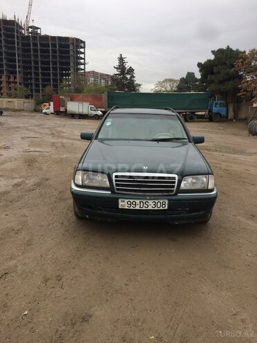 Mercedes C 220 1999, 330,000 km - 2.2 l - Bakı