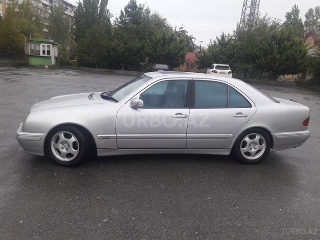Mercedes E 240 2001, 220,000 km - 2.6 l - Bakı