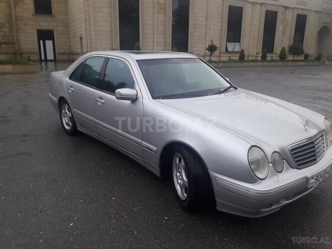 Mercedes E 240 2001, 220,000 km - 2.6 l - Bakı