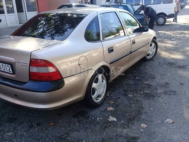 Opel Vectra 1998, 245,888 km - 1.6 л - Ağstafa