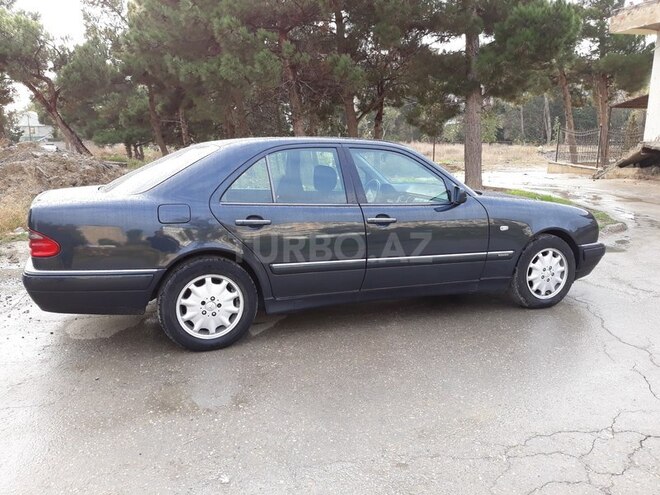 Mercedes E 240 1998, 212,000 km - 2.4 l - Bakı