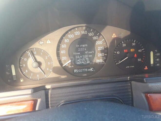 Mercedes E 220 2007, 210,000 km - 2.2 л - Bakı