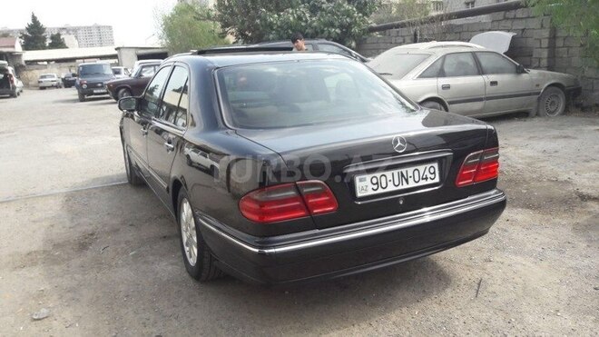 Mercedes E 270 2000, 278,000 km - 2.7 l - Bakı