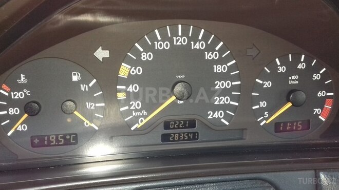 Mercedes E 230 1997, 282,000 km - 2.3 l - Bakı