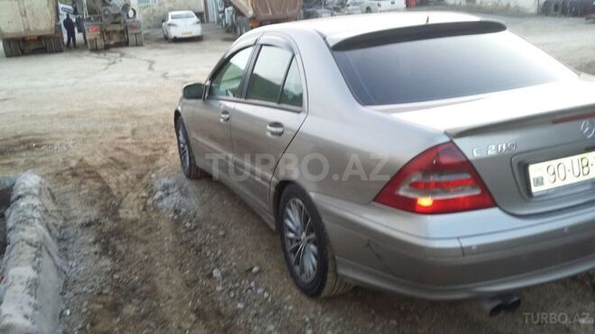 Mercedes C 200 2004, 199,000 km - 2.0 l - Qobustan
