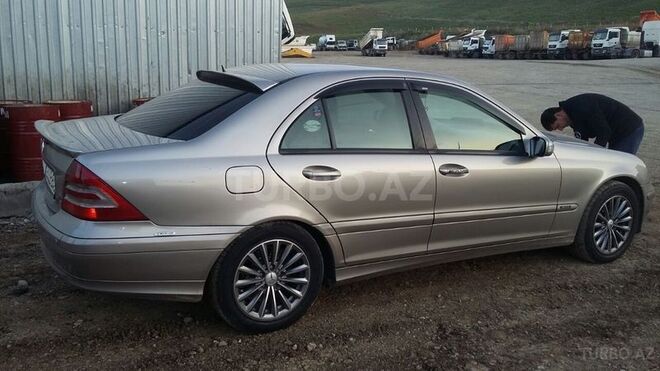 Mercedes C 200 2004, 199,000 km - 2.0 l - Qobustan