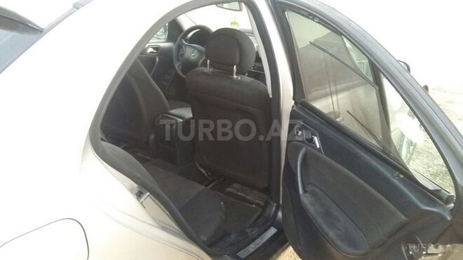 Mercedes C 200 2004, 199,000 km - 2.0 l - Qobustan