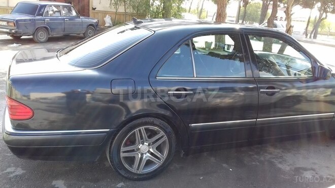 Mercedes E 230 1997, 282,000 km - 2.3 l - Bakı