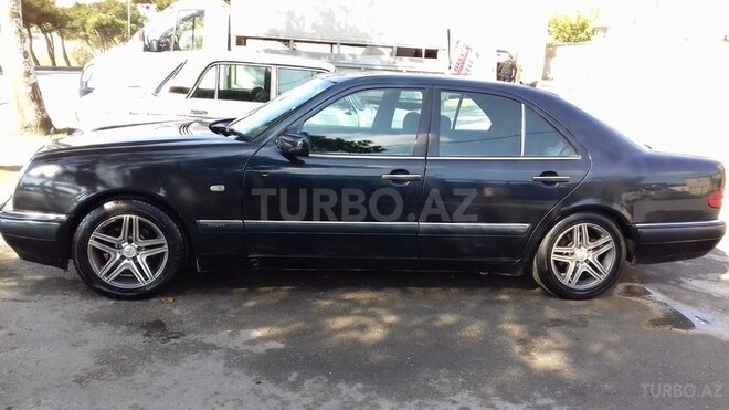Mercedes E 230 1997, 282,000 km - 2.3 l - Bakı
