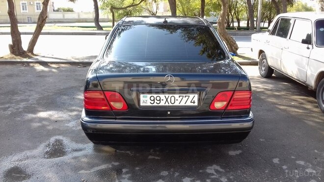 Mercedes E 230 1997, 282,000 km - 2.3 l - Bakı