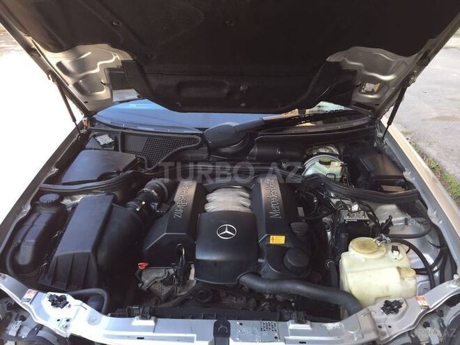 Mercedes E 240 2000, 286,125 km - 2.6 l - Bakı