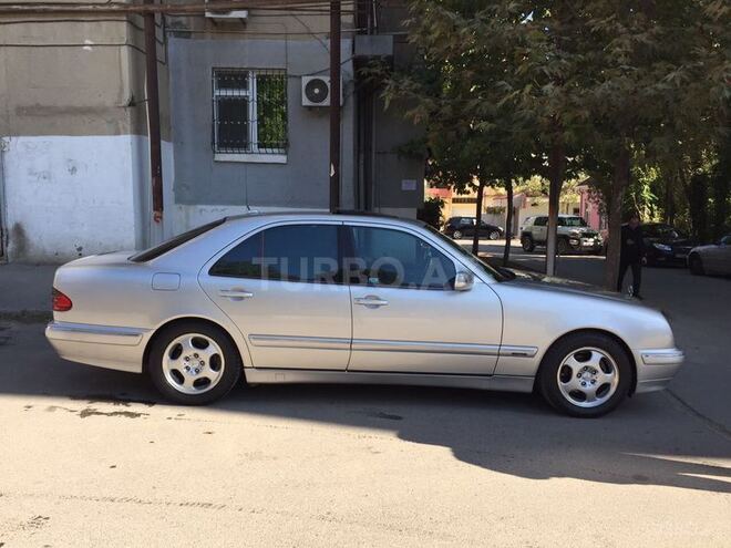 Mercedes E 240 2000, 286,125 km - 2.6 l - Bakı