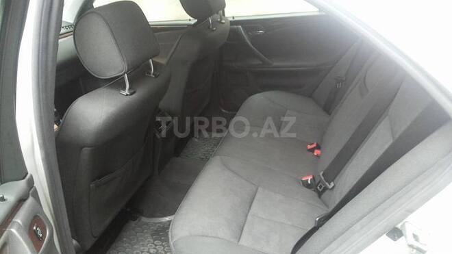 Mercedes E 240 2000, 233,000 km - 2.6 l - Bakı