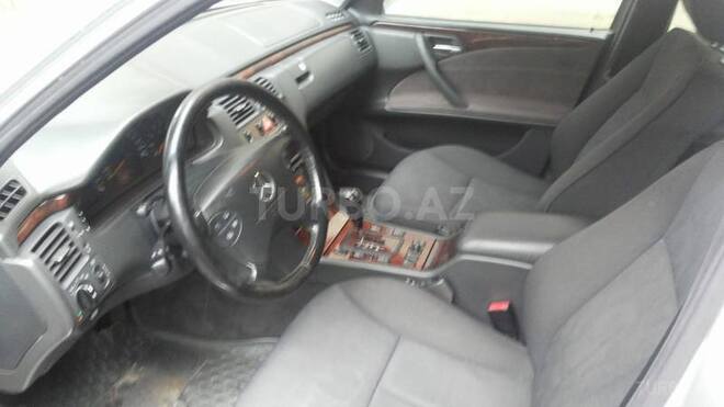 Mercedes E 240 2000, 233,000 km - 2.6 l - Bakı