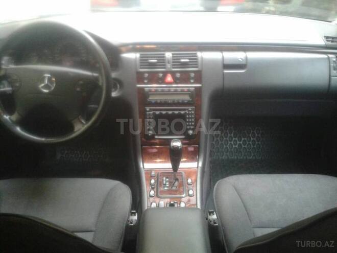 Mercedes E 240 2000, 233,000 km - 2.6 l - Bakı