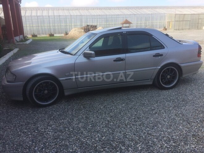 Mercedes C 240 2000, 235,000 km - 2.4 л - Bakı