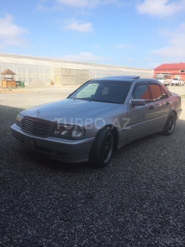 Mercedes C 240 2000, 235,000 km - 2.4 л - Bakı