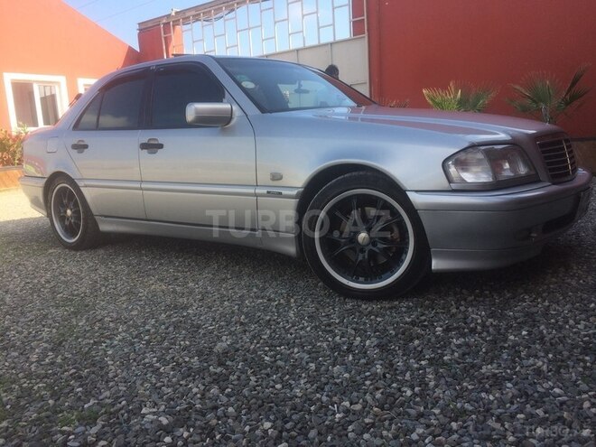 Mercedes C 240 2000, 235,000 km - 2.4 л - Bakı