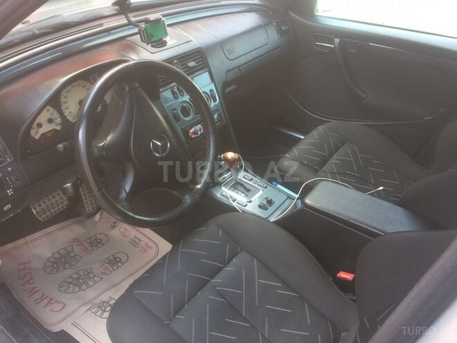Mercedes C 240 2000, 235,000 km - 2.4 л - Bakı