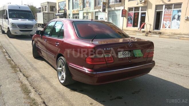 Mercedes E 320 2000, 268,000 km - 3.2 l - Sumqayıt