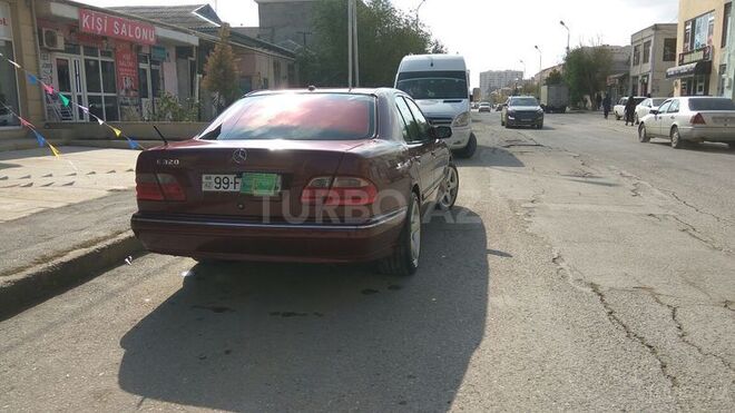 Mercedes E 320 2000, 268,000 km - 3.2 l - Sumqayıt