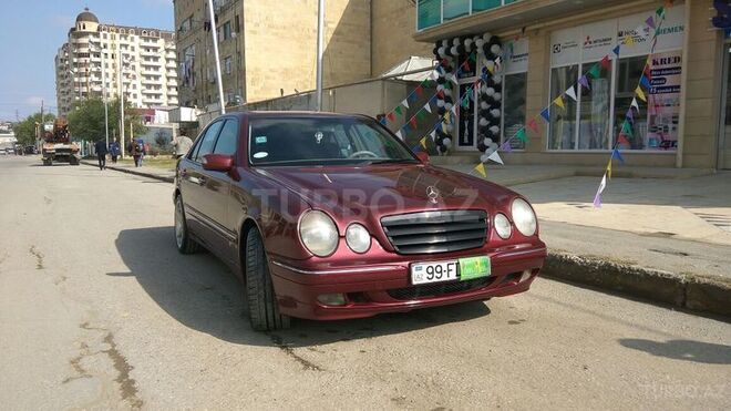 Mercedes E 320 2000, 268,000 km - 3.2 l - Sumqayıt