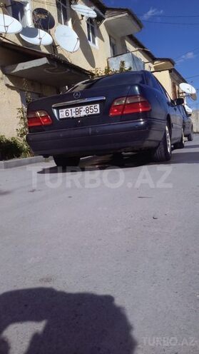 Mercedes E 200 1997, 320,000 km - 2.0 l - Ucar