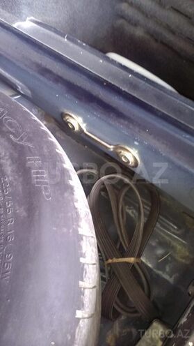 Mercedes E 200 1997, 320,000 km - 2.0 l - Ucar