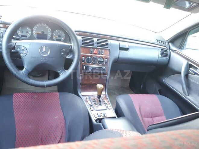 Mercedes E 220 2000, 293,000 km - 2.2 l - Bakı