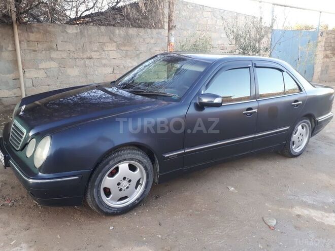 Mercedes E 220 2000, 293,000 km - 2.2 l - Bakı