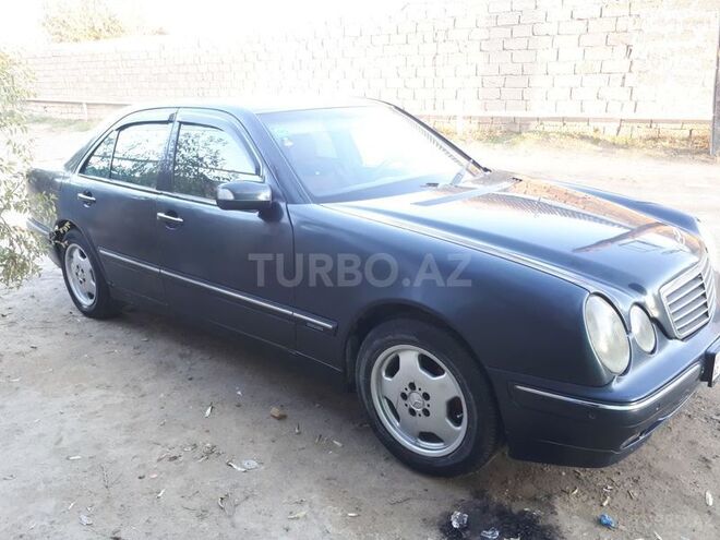 Mercedes E 220 2000, 293,100 km - 2.2 l - Bakı
