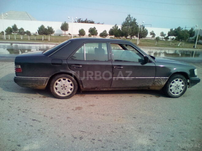 Mercedes E 220 1994, 289,635 km - 2.2 l - Sumqayıt