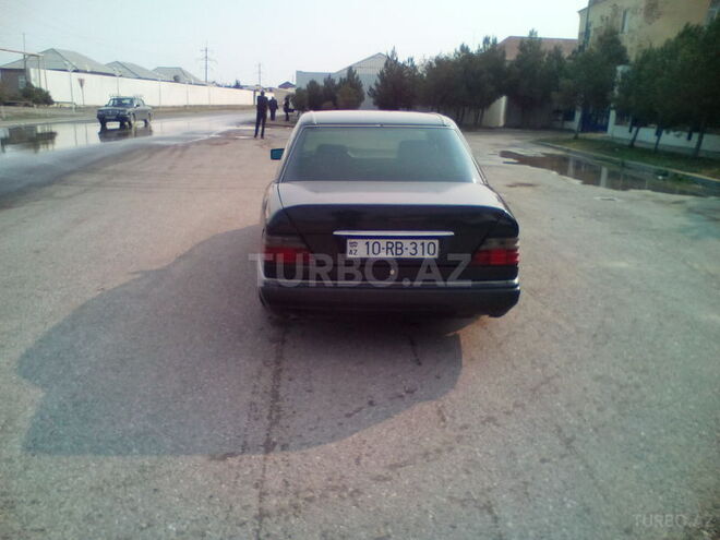 Mercedes E 220 1994, 289,635 km - 2.2 l - Sumqayıt