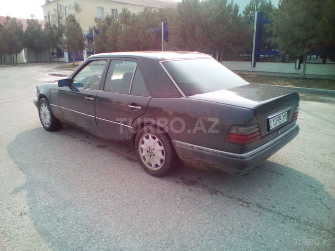 Mercedes E 220 1994, 289,635 km - 2.2 l - Sumqayıt