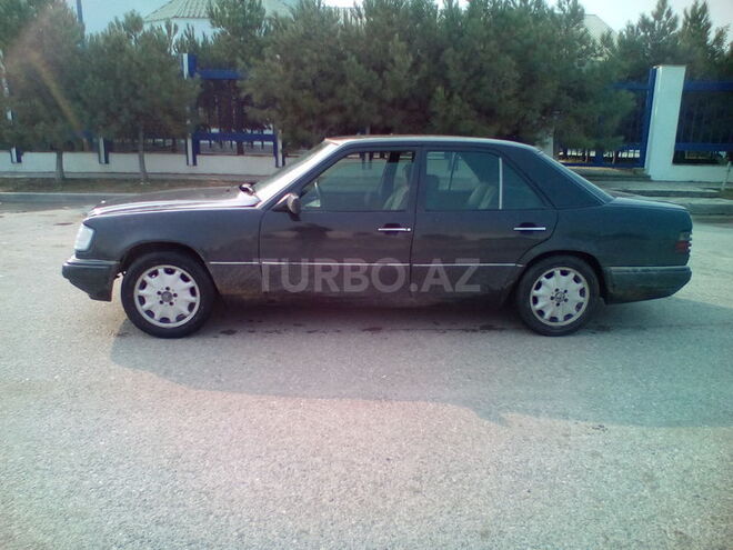 Mercedes E 220 1994, 289,635 km - 2.2 l - Sumqayıt