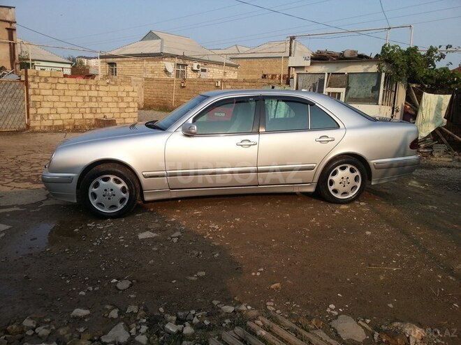 Mercedes E 220 2001, 320,000 km - 2.2 l - Sumqayıt