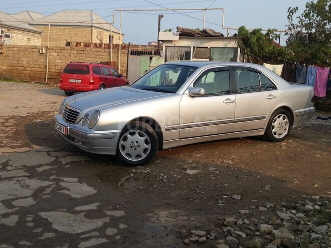 Mercedes E 220 2001, 320,000 km - 2.2 l - Sumqayıt