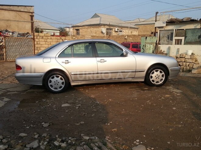 Mercedes E 220 2001, 320,000 km - 2.2 l - Sumqayıt